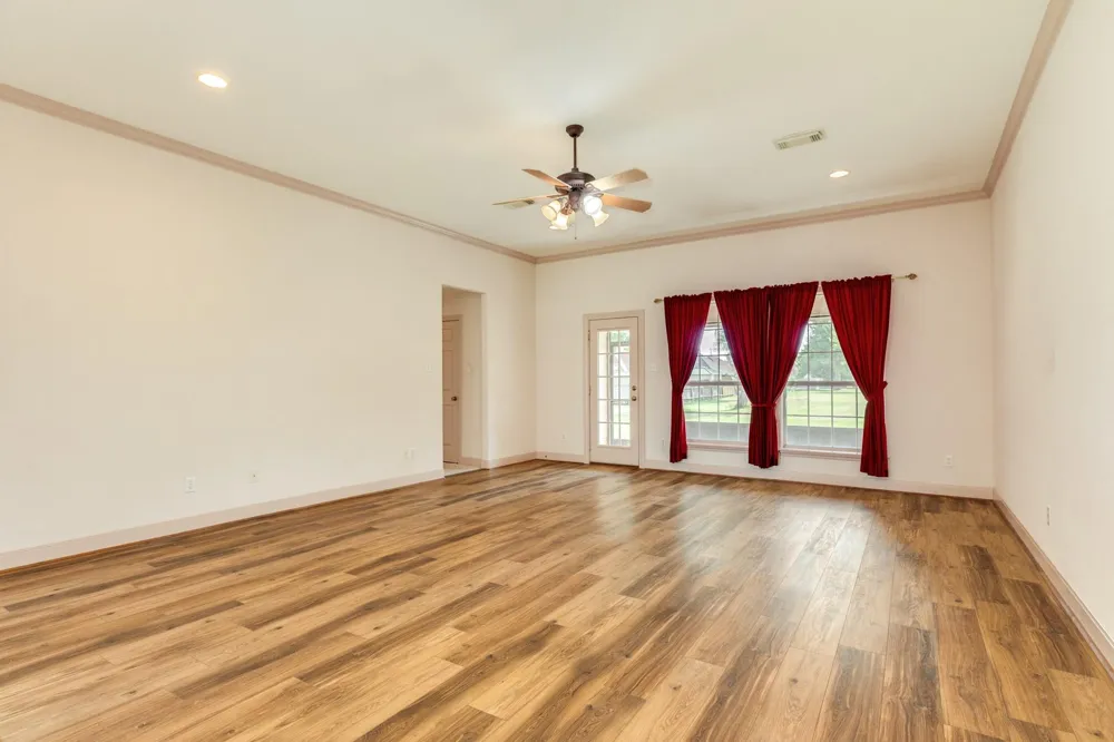 203 Lexington Avenue Clute, TX 77531