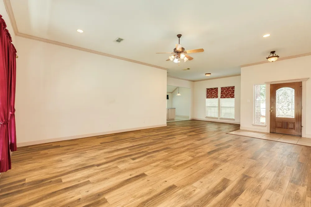 203 Lexington Avenue Clute, TX 77531