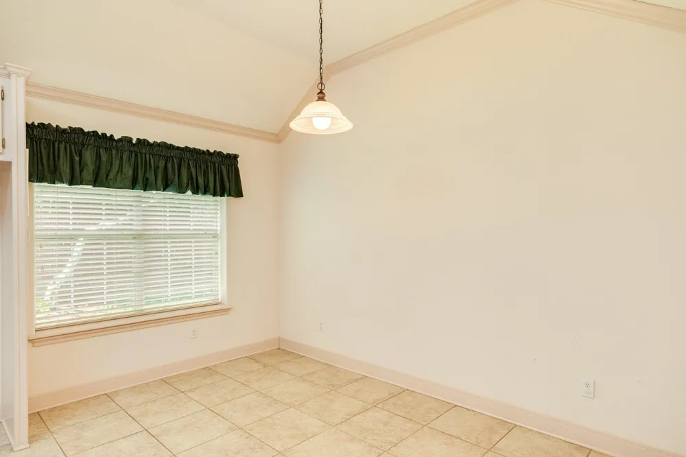 203 Lexington Avenue Clute, TX 77531