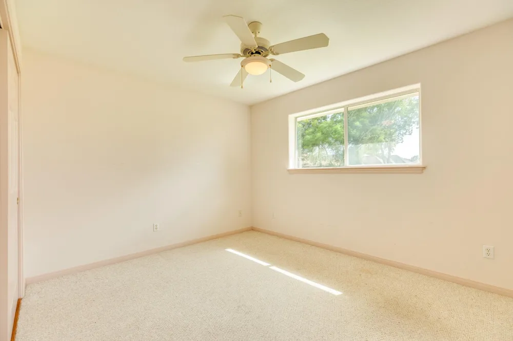 203 Lexington Avenue Clute, TX 77531