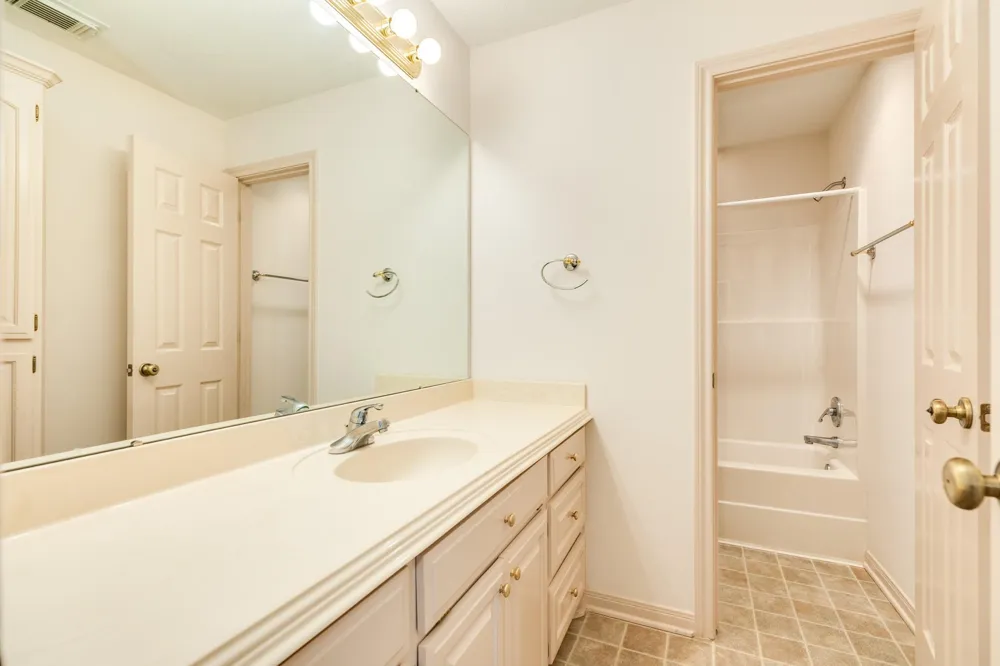 203 Lexington Avenue Clute, TX 77531