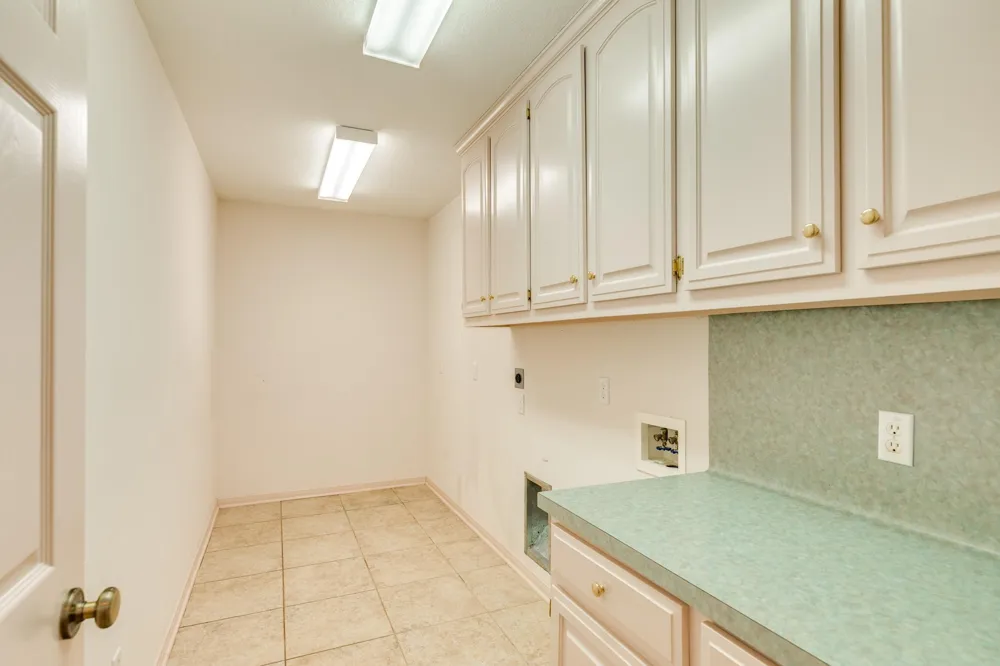 203 Lexington Avenue Clute, TX 77531