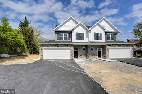 1817 HOLLY LANE