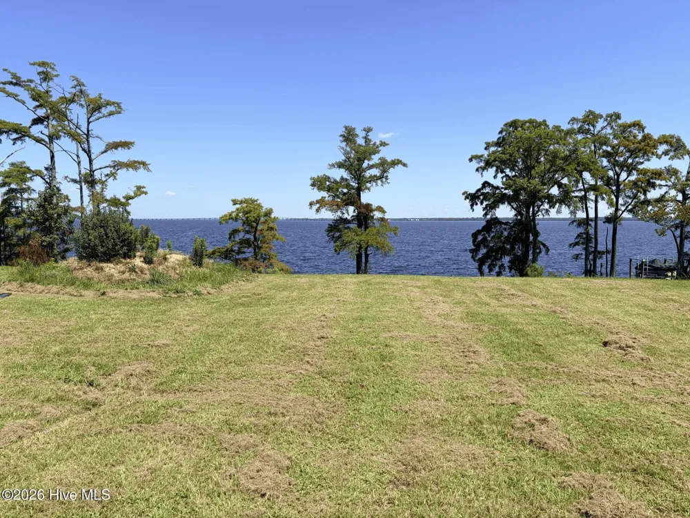 156 W Royal Way Merry Hill, NC 27957