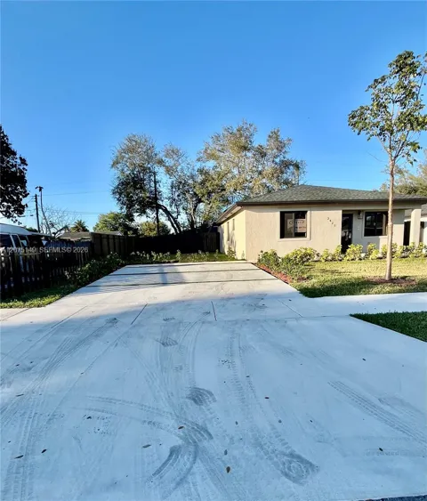 2421 NW 152nd Ter