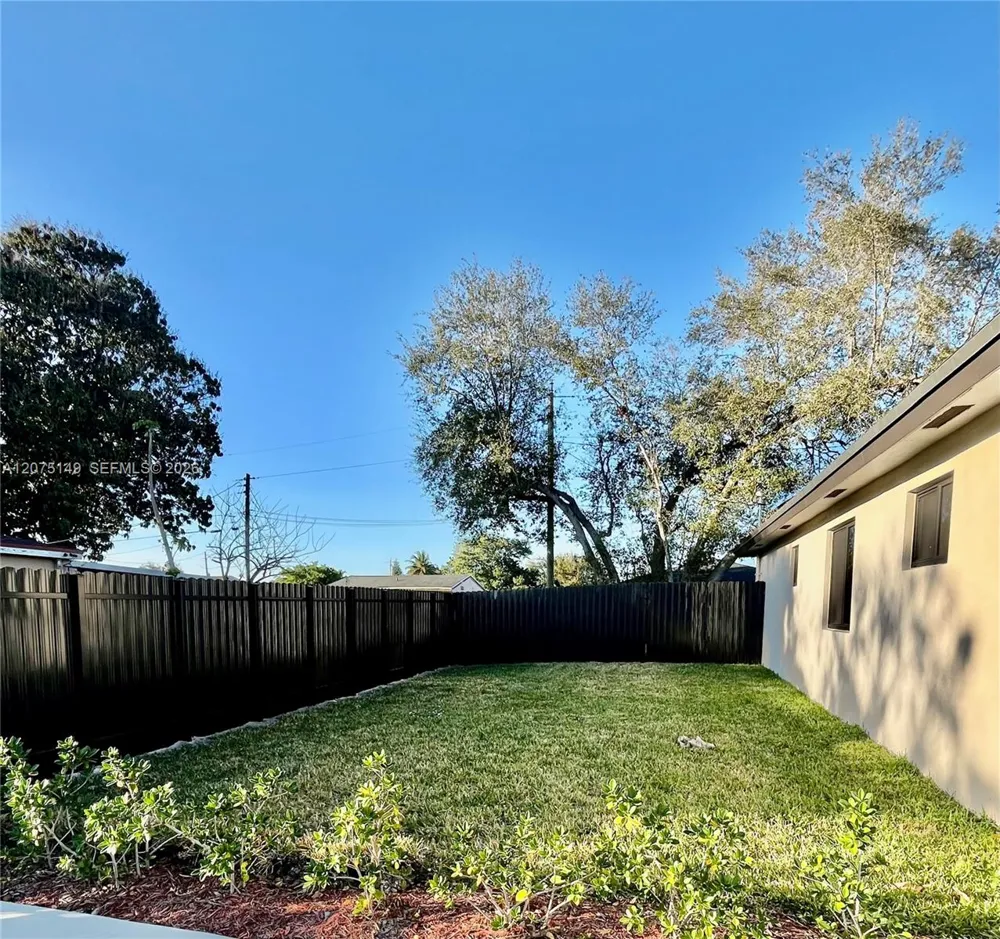 2421 NW 152nd Ter Miami Gardens, FL 33054