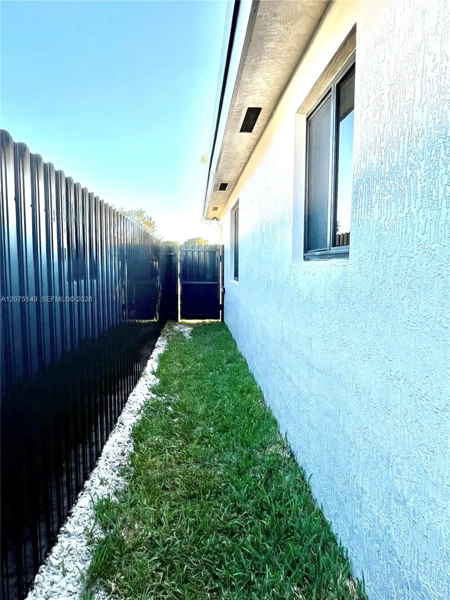 2421 NW 152nd Ter Miami Gardens, FL 33054