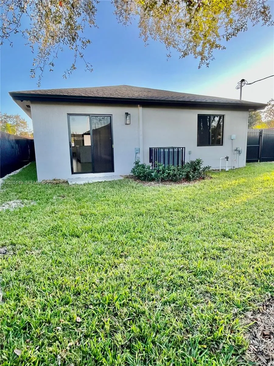 2421 NW 152nd Ter Miami Gardens, FL 33054