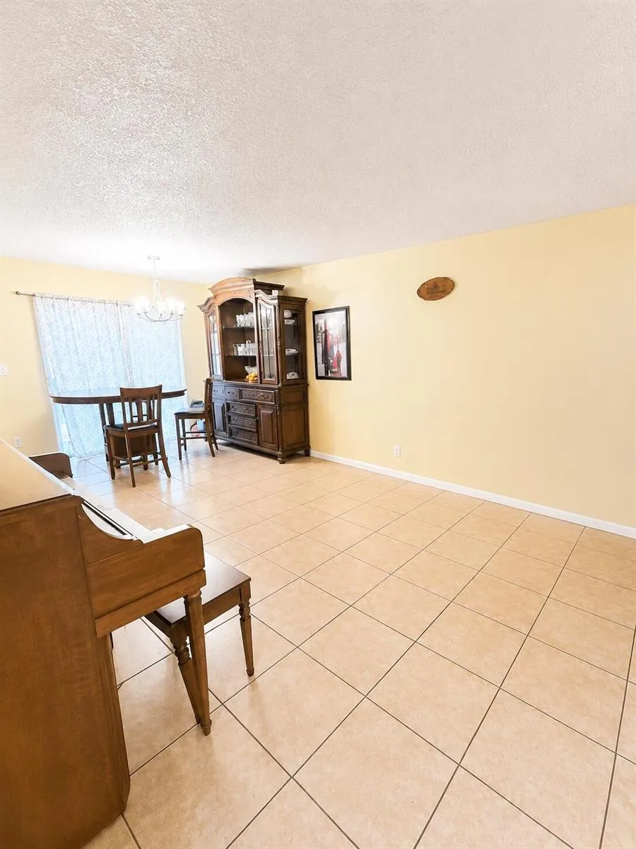 3331 Commodore Court West Palm Beach, FL 33411