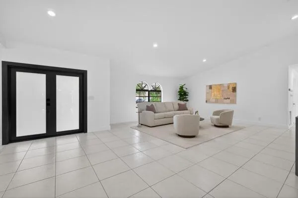 5510 W CASTLEGATE AVENUE Davie, FL 33331