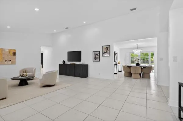5510 W CASTLEGATE AVENUE Davie, FL 33331