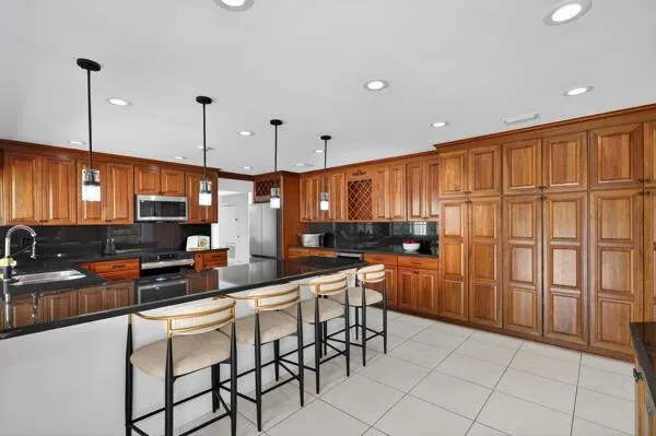 5510 W CASTLEGATE AVENUE Davie, FL 33331