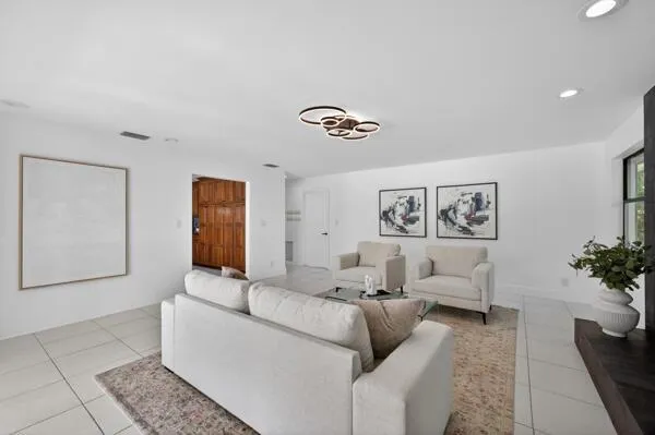 5510 W CASTLEGATE AVENUE Davie, FL 33331