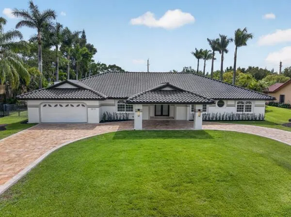 5510 W CASTLEGATE AVENUE Davie, FL 33331