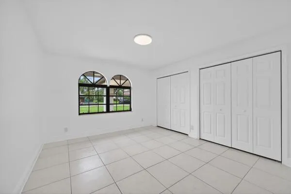 5510 W CASTLEGATE AVENUE Davie, FL 33331