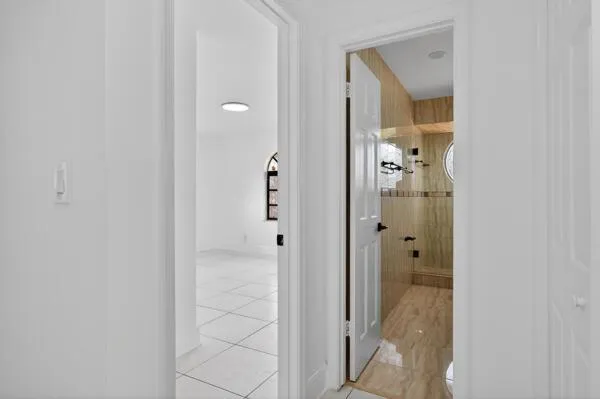 5510 W CASTLEGATE AVENUE Davie, FL 33331