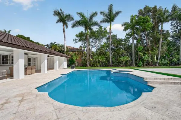 5510 W CASTLEGATE AVENUE Davie, FL 33331