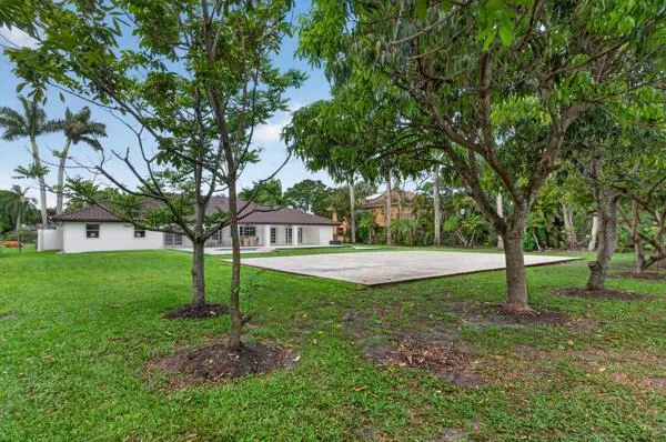 5510 W CASTLEGATE AVENUE Davie, FL 33331