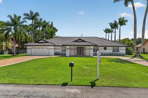 5510 W CASTLEGATE AVENUE Davie, FL 33331