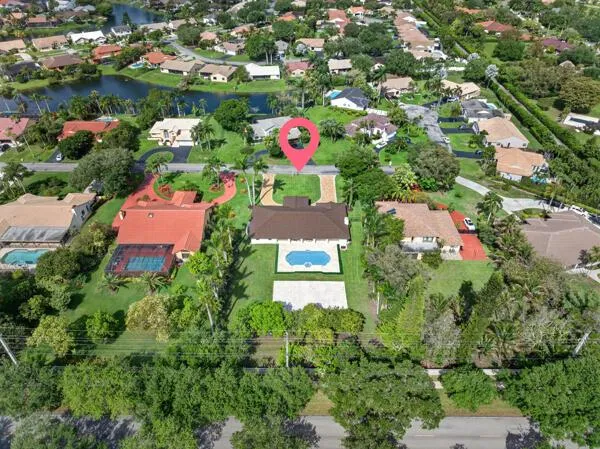 5510 W CASTLEGATE AVENUE Davie, FL 33331