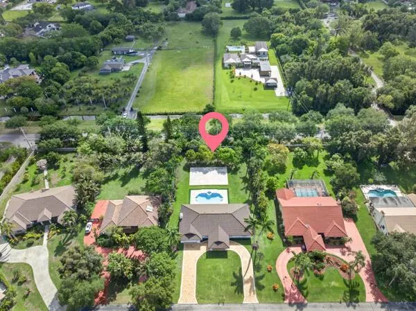 5510 W CASTLEGATE AVENUE Davie, FL 33331