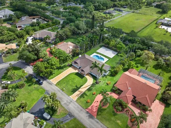 5510 W CASTLEGATE AVENUE Davie, FL 33331