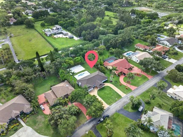 5510 W CASTLEGATE AVENUE Davie, FL 33331