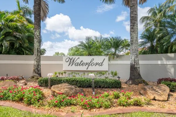 5510 W CASTLEGATE AVENUE Davie, FL 33331