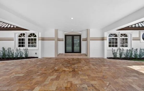5510 W CASTLEGATE AVENUE Davie, FL 33331