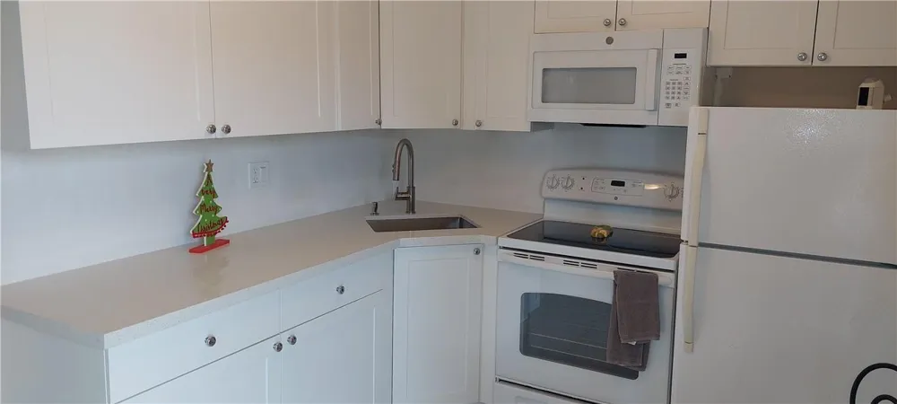 232 HIBISCUS AVENUE #114 Lauderdale By The Sea, FL 33308