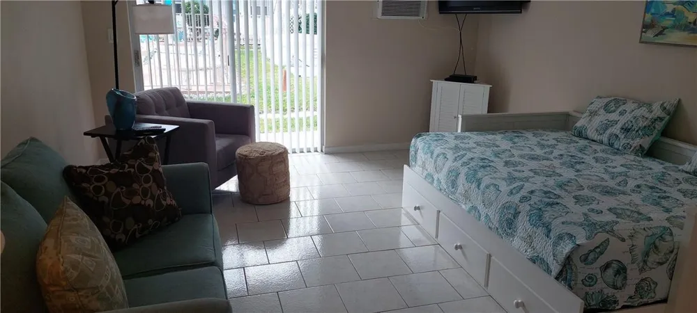 232 HIBISCUS AVENUE #114 Lauderdale By The Sea, FL 33308