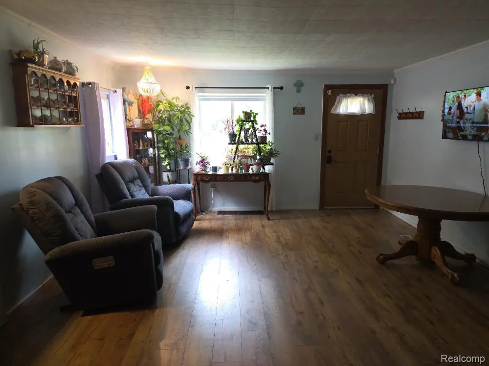 445 Clark Road Highland Charter Township, MI 48357