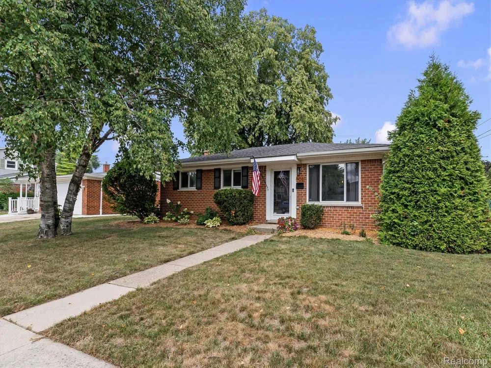 908 Elmsford Drive Clawson City, MI 48017