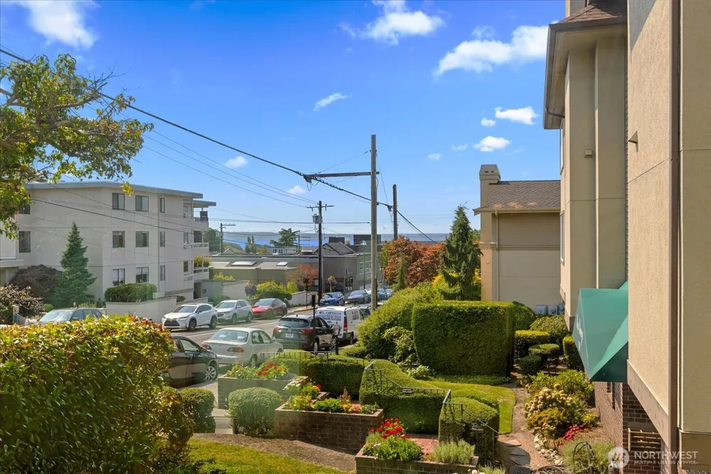 633 Main Street #104 Edmonds, WA 98020