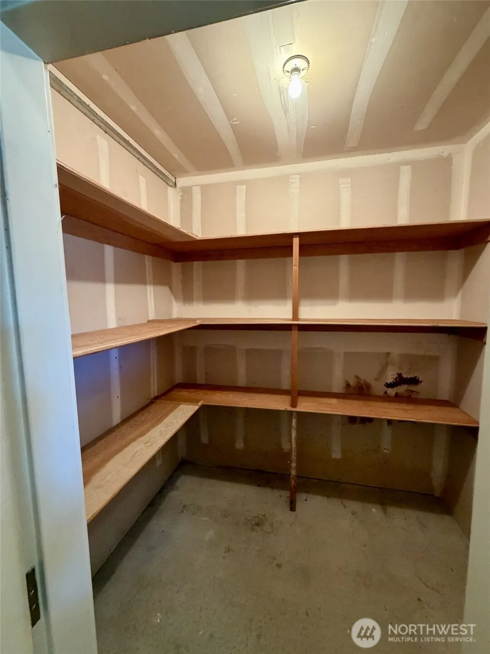 633 Main Street #104 Edmonds, WA 98020