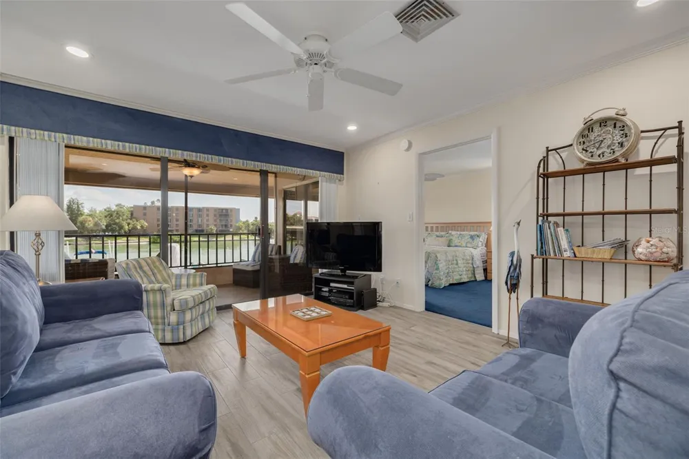 4780 BRITTANY DRIVE S #114 St Petersburg, FL 33715