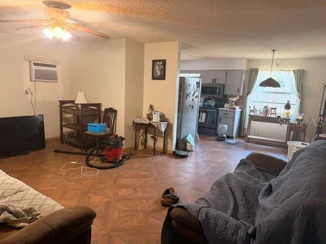 40950 W 9TH AVENUE Umatilla, FL 32784