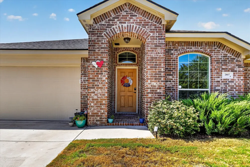 2807 River Ridge Court Granbury, TX 76048