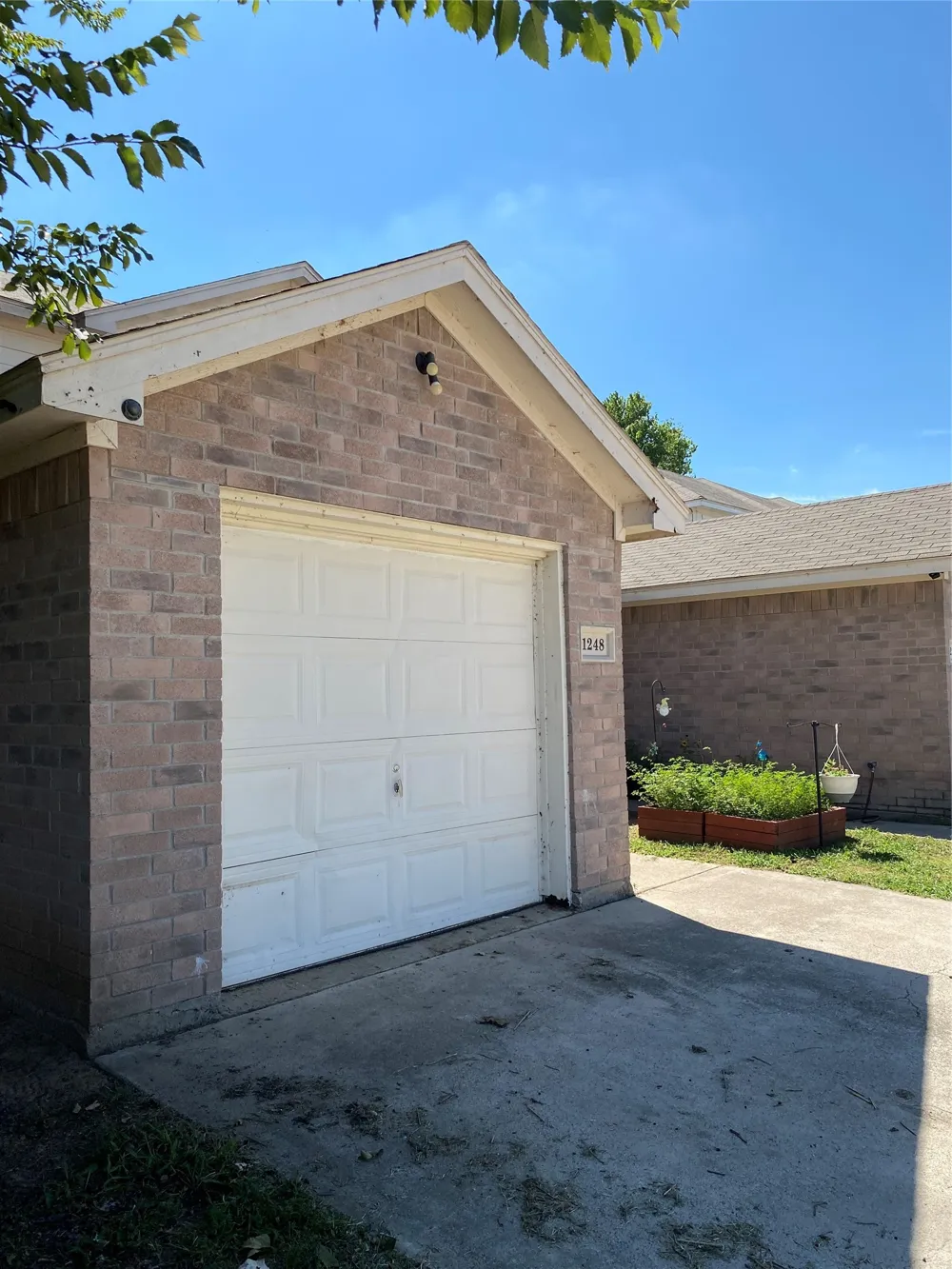 1248 Village Garden Drive Azle, TX 76020
