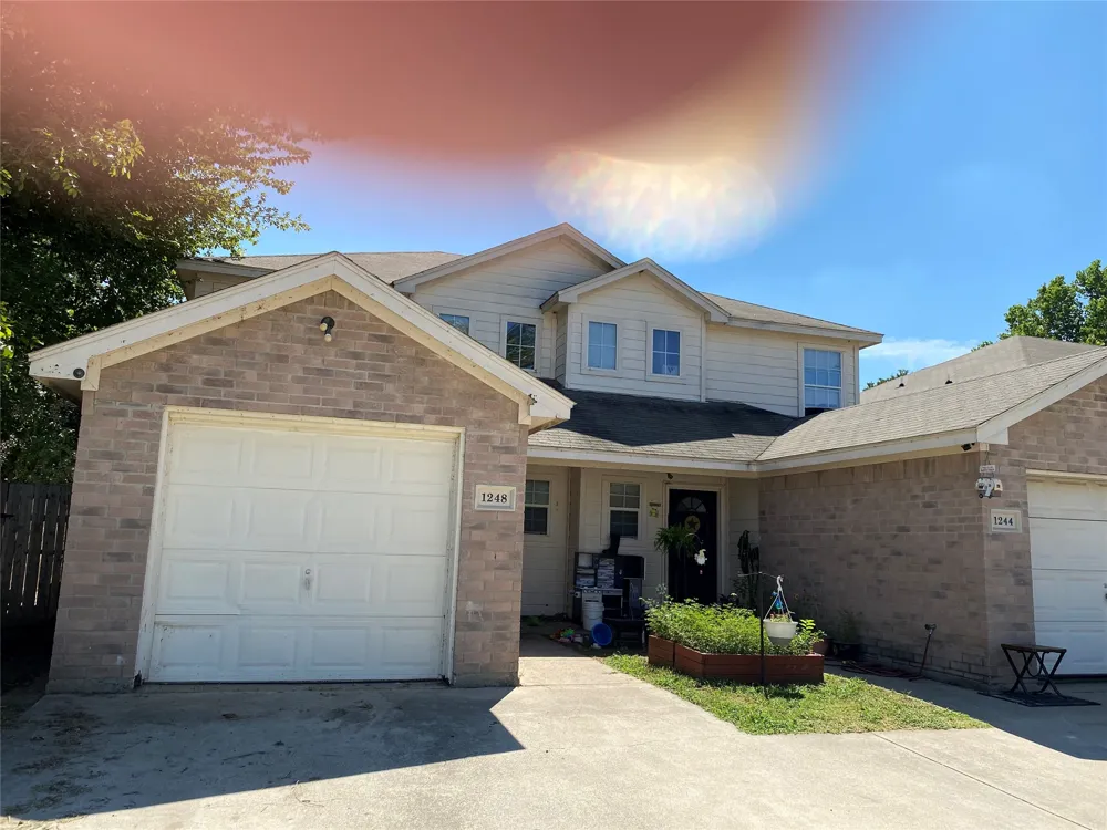 1248 Village Garden Drive Azle, TX 76020