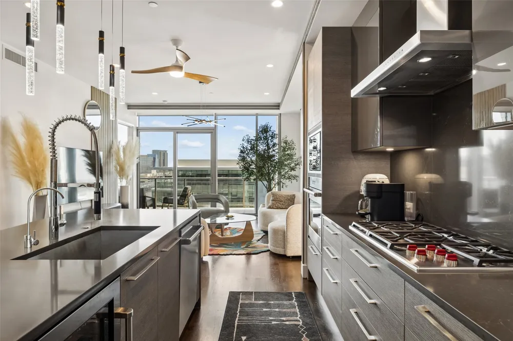 7901 Windrose Avenue #905 Plano, TX 75024