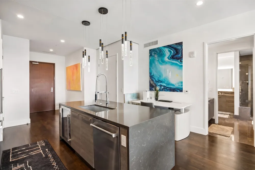 7901 Windrose Avenue #905 Plano, TX 75024