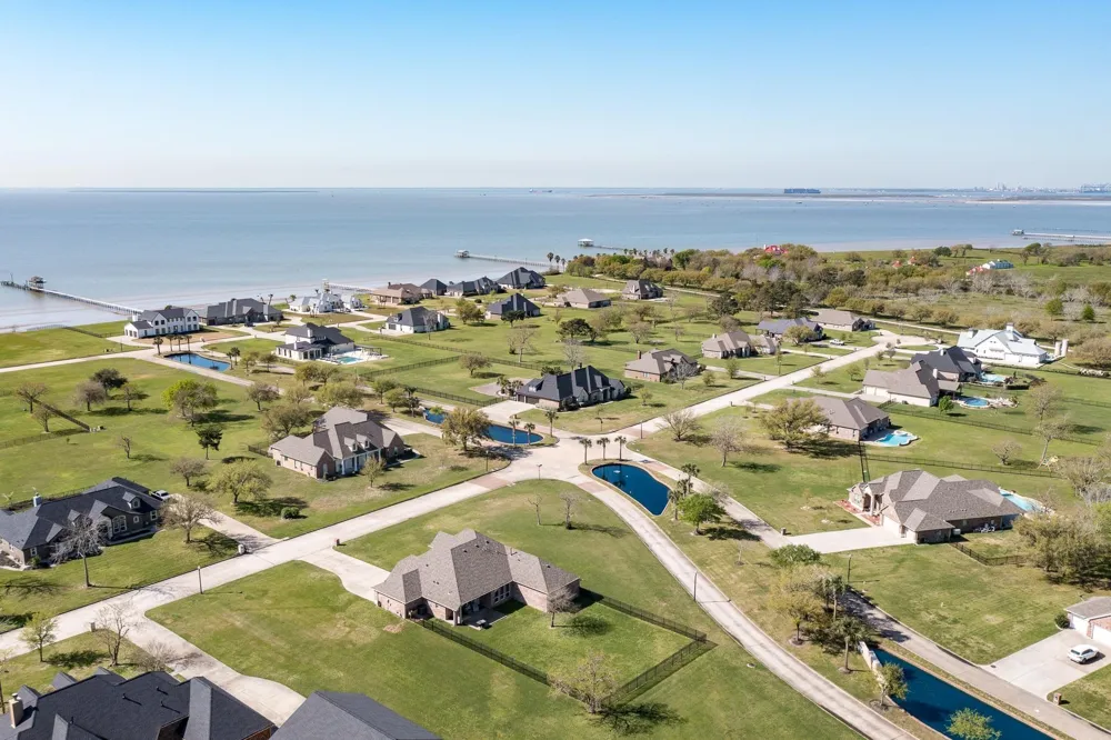 6403 Dow Reef Drive Beach City, TX 77523
