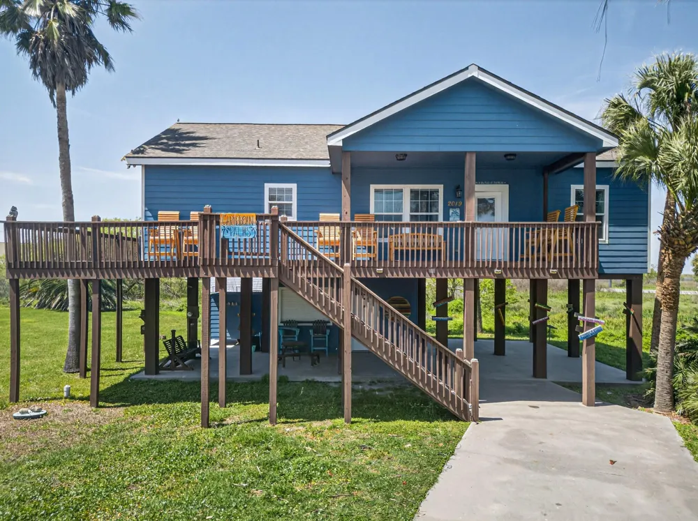 2019 Flamingo Drive Crystal Beach, TX 77650