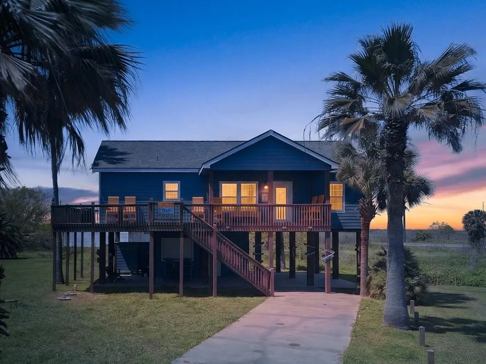 2019 Flamingo Drive Crystal Beach, TX 77650