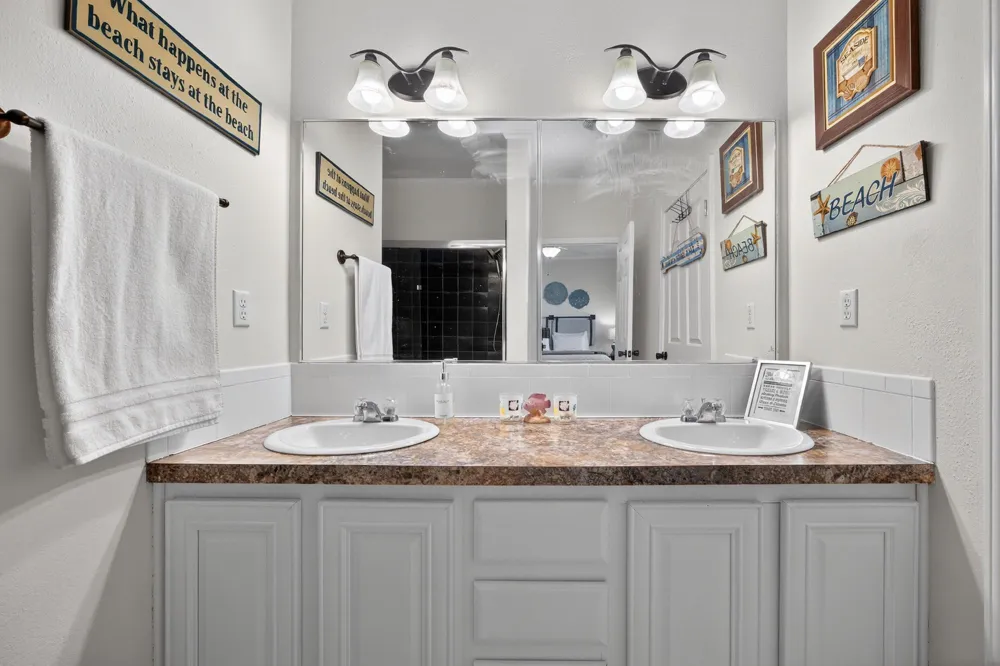 2019 Flamingo Drive Crystal Beach, TX 77650