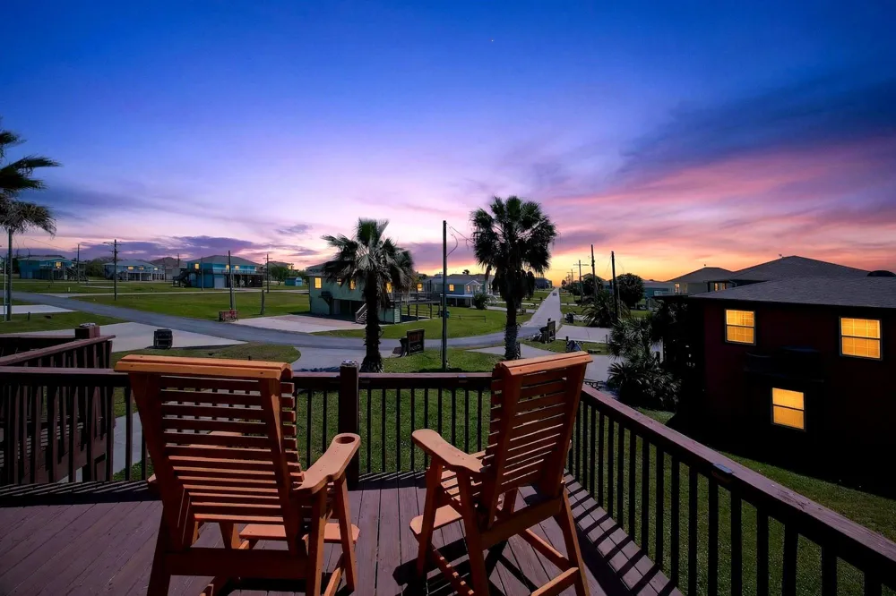 2019 Flamingo Drive Crystal Beach, TX 77650