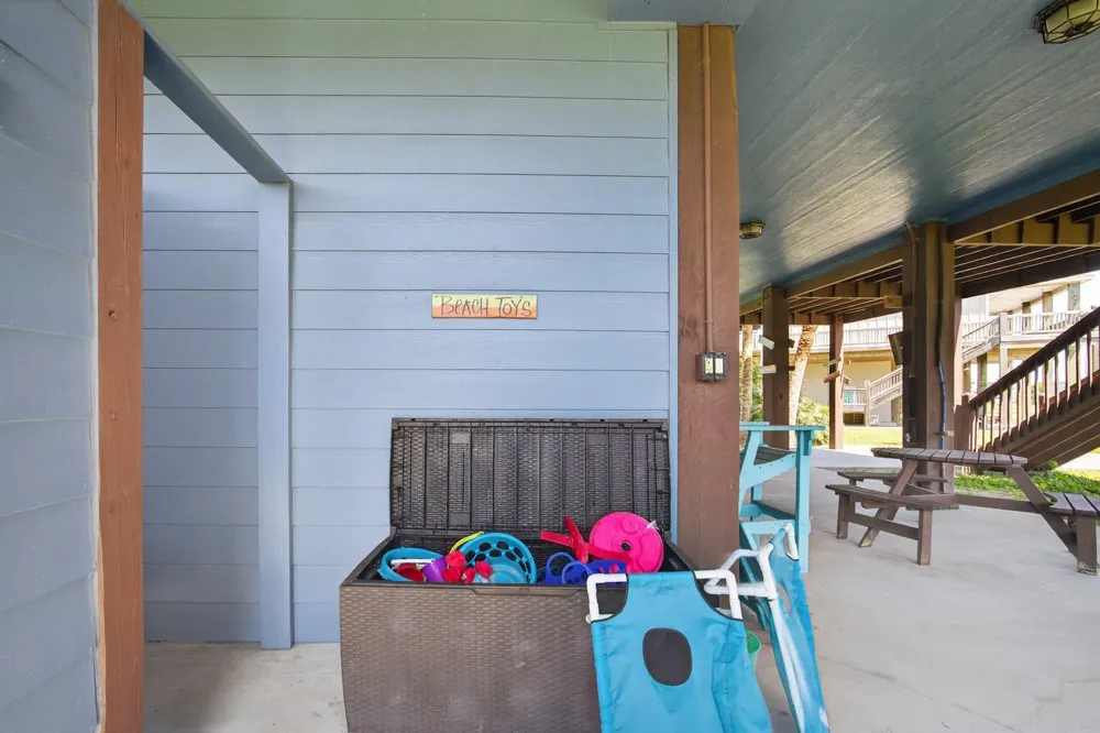 2019 Flamingo Drive Crystal Beach, TX 77650