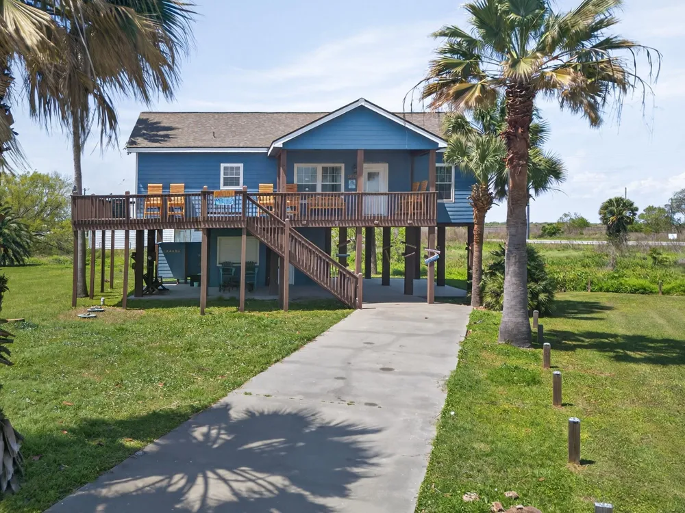 2019 Flamingo Drive Crystal Beach, TX 77650
