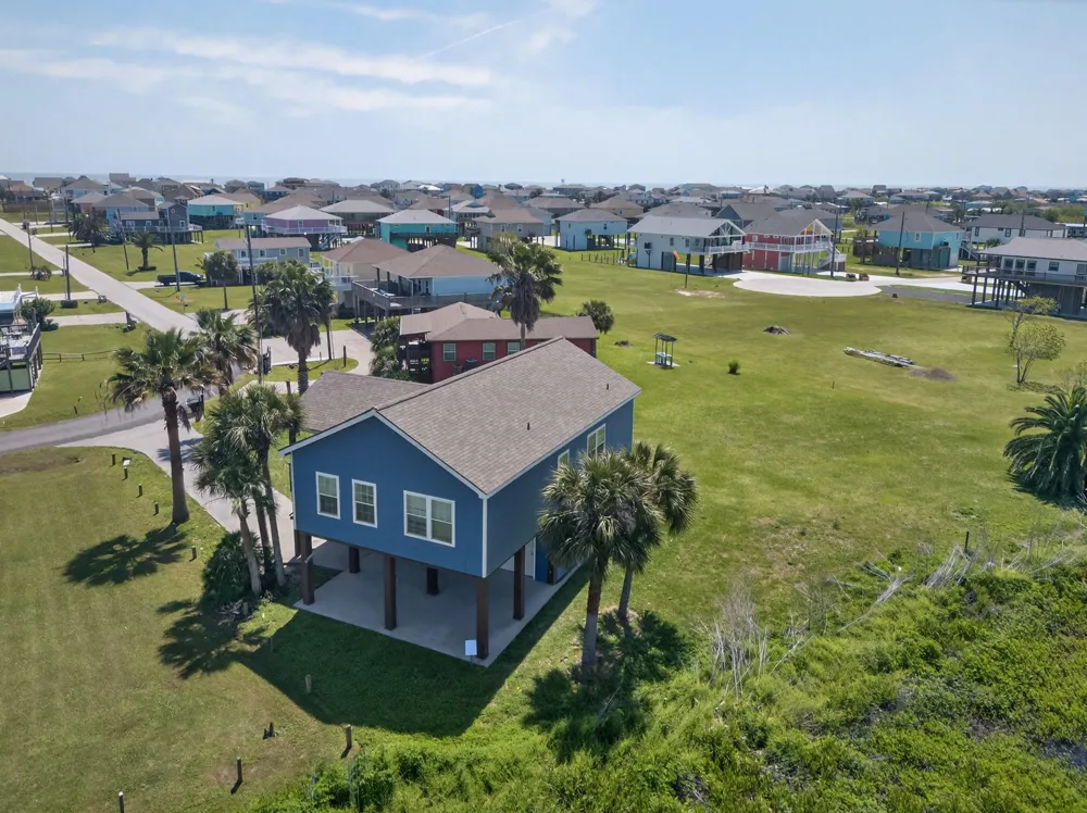 2019 Flamingo Drive Crystal Beach, TX 77650